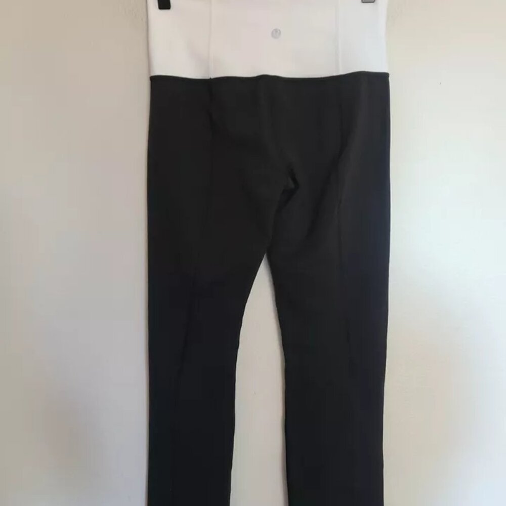 S5 Lululemon Women's Black And White High Rise Cropped Leggings Size 2